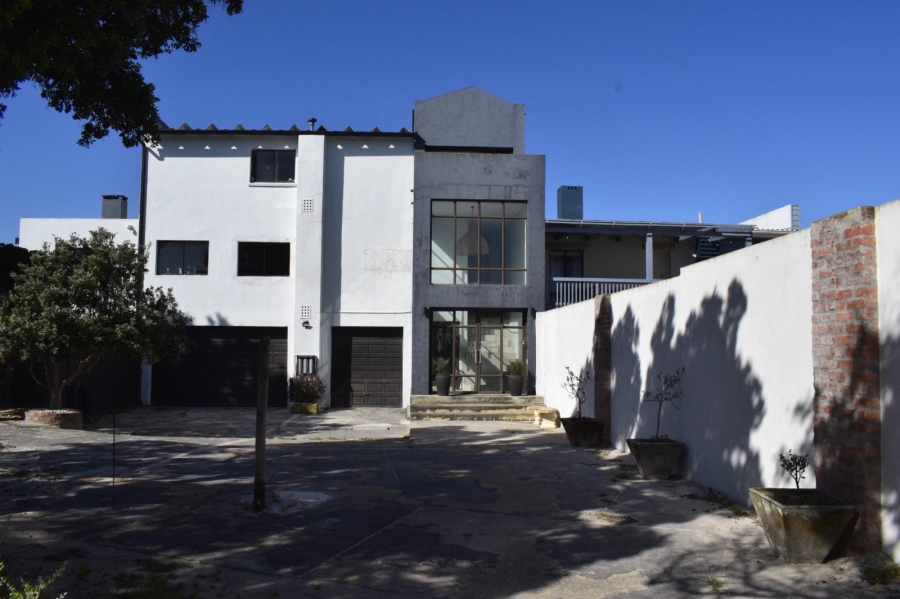 4 Bedroom Property for Sale in Struisbaai Western Cape